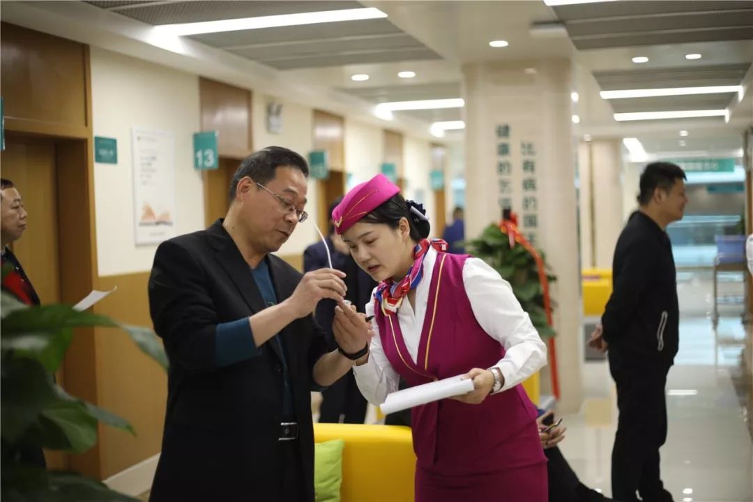 哈尔滨24小时套医保卡(北京医保卡使用指南)